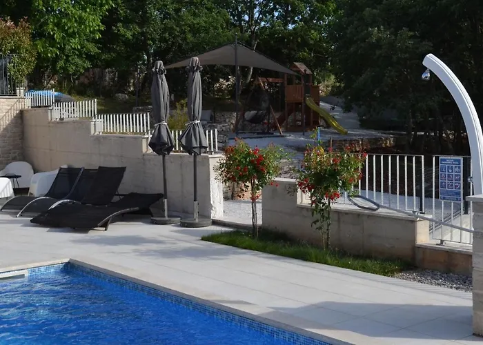 Modern Sol Anima With Private Pool Jakici
